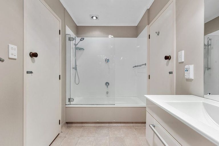 Photo of property in 21 Hastings Street, Te Puke, 3119