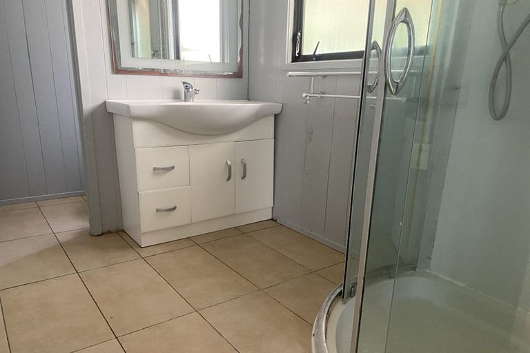 Photo of property in 47 Bodi Place, Te Atatu South, Auckland, 0610