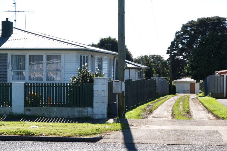 Photo of property in 51 Vine Street, Mangere East, Auckland, 2024