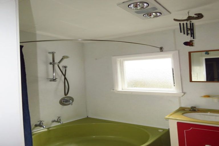 Photo of property in 24 Adderley Street, Westport, 7825