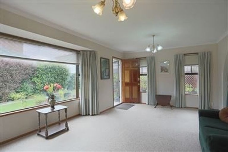 Photo of property in 2/60 Main North Road, Papanui, Christchurch, 8052