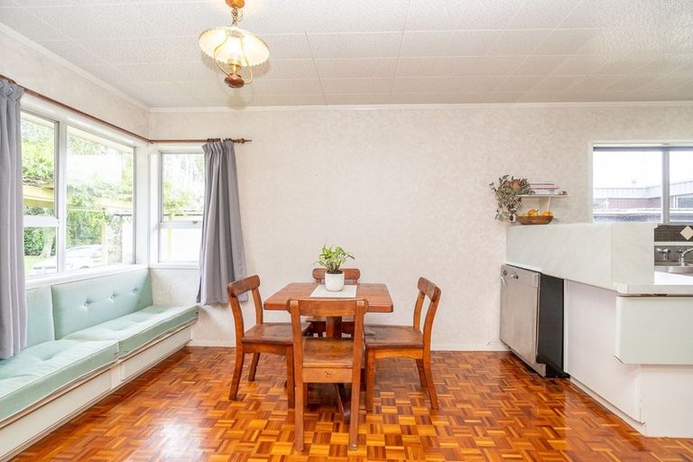 Photo of property in 14 Storey Avenue, Forest Lake, Hamilton, 3200