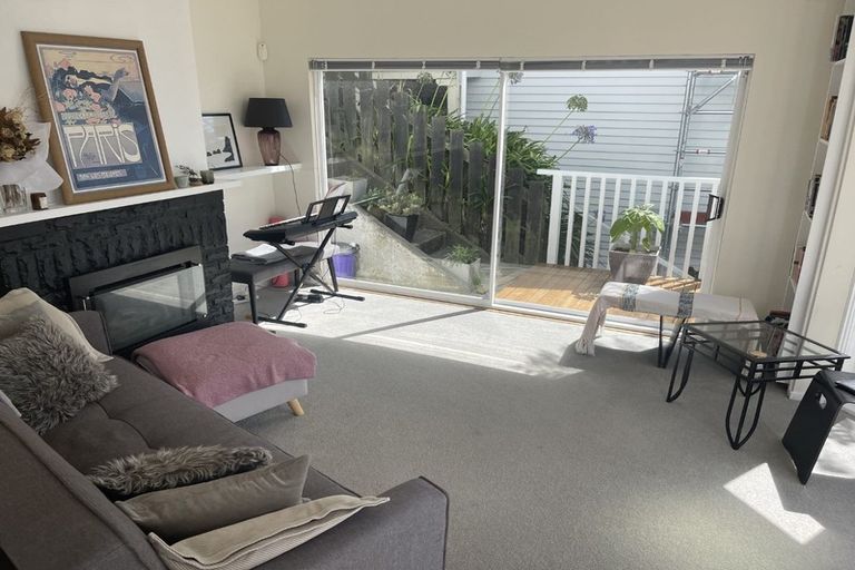 Photo of property in 39 Karepa Street, Brooklyn, Wellington, 6021