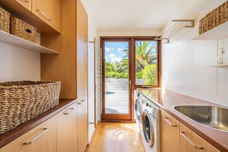 Photo of property in 360 Paremata Road, Whitby, Porirua, 5381