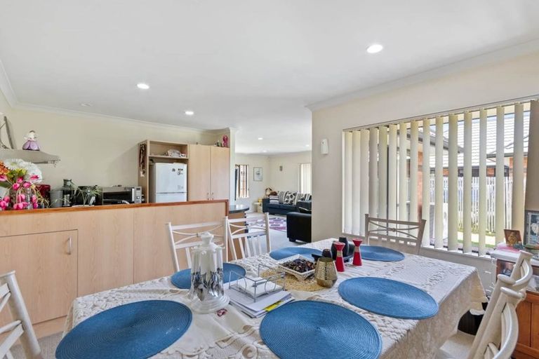 Photo of property in 19 Old Park Place, Takanini, 2112