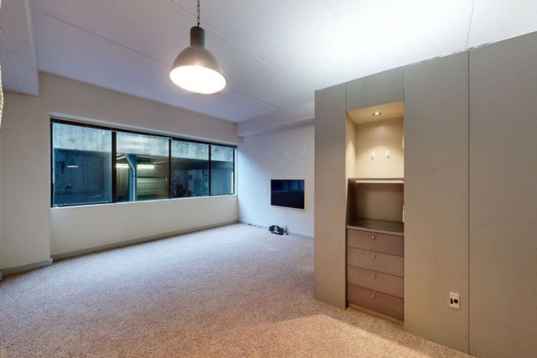 Photo of property in Gerondis Bldg Apartments, 410/60 Willis Street, Wellington Central, Wellington, 6011