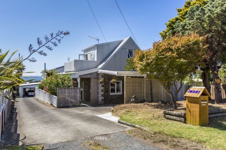 Photo of property in 1354 Whangaparaoa Road, Army Bay, Whangaparaoa, 0930