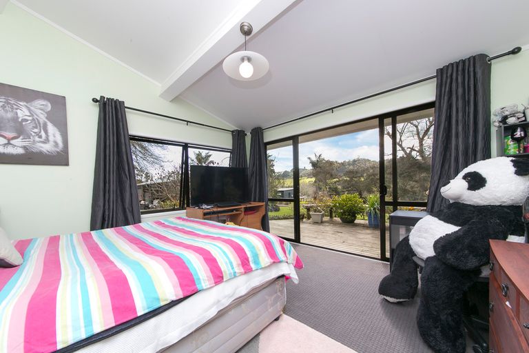 Photo of property in 211 Foster Road, Waimauku, Kumeu, 0891