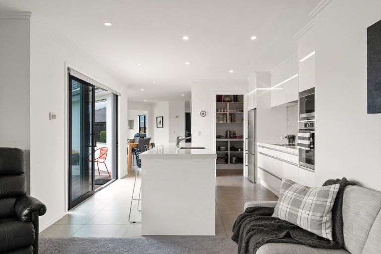 Photo of property in 17 Thornly Park Avenue, Mosgiel, 9024