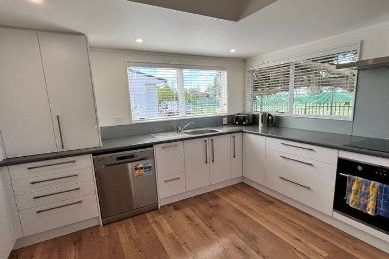 Photo of property in 17 Thurston Place, Bucklands Beach, Auckland, 2012