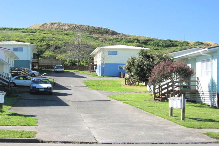 Photo of property in 3/27-29 Elsie Morton Place, Papakura, 2110