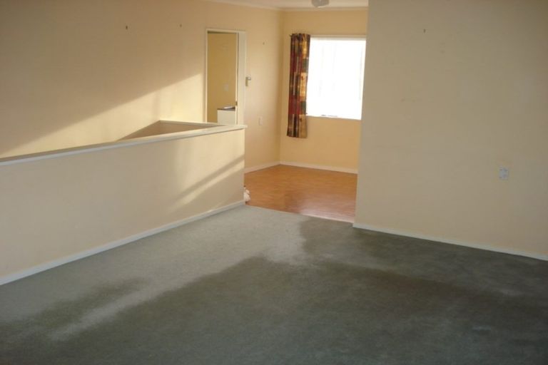 Photo of property in 58 Guadeloupe Crescent, Grenada Village, Wellington, 6037