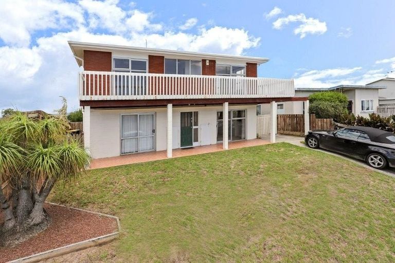 Photo of property in 880 Papamoa Beach Road, Papamoa Beach, Papamoa, 3118