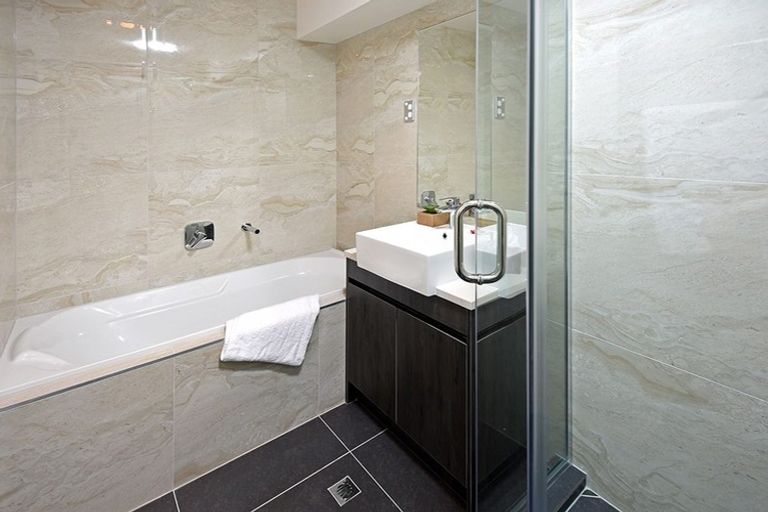 Photo of property in 11 Waru Lane, Te Atatu Peninsula, Auckland, 0610