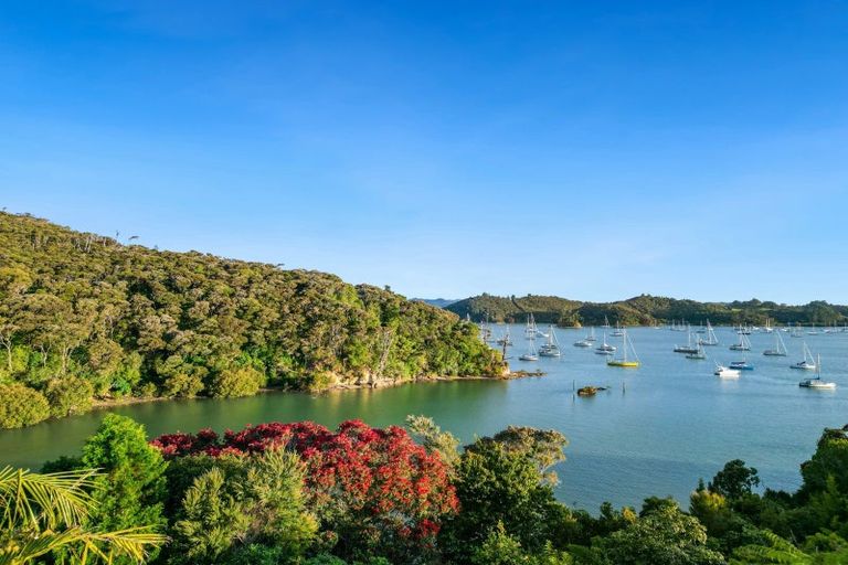 Photo of property in 15 Kakapu Road, Okiato, Russell, 0272