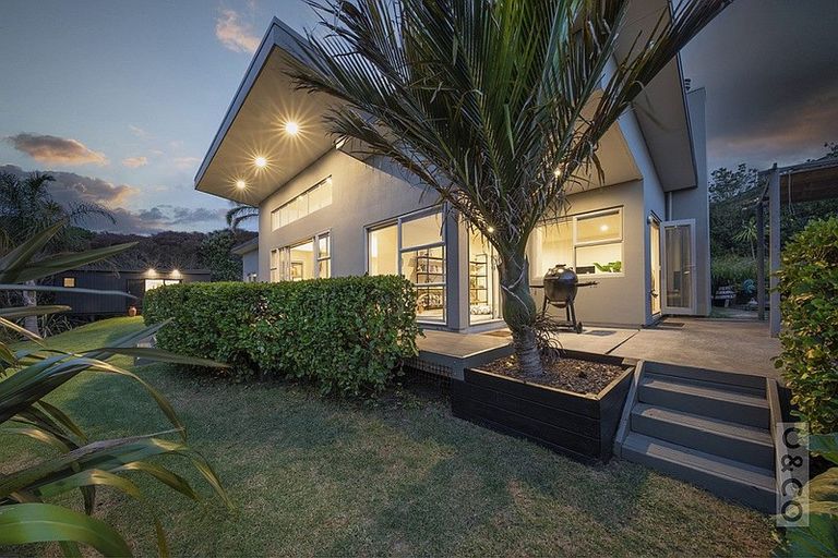 Photo of property in 10 The Rise, Waimauku, 0812