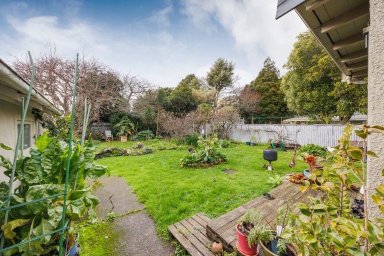 Photo of property in 85 Shamrock Street, Takaro, Palmerston North, 4412