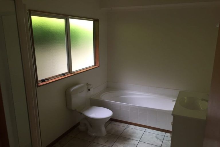 Photo of property in 6 Kapil Grove, Khandallah, Wellington, 6035