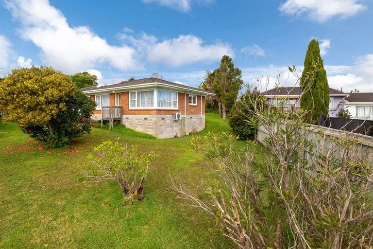 Photo of property in 2/28b Sunnynook Road, Sunnynook, Auckland, 0620