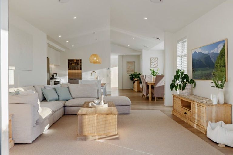 Photo of property in 4 Kuakua Close, Papamoa Beach, Papamoa, 3118