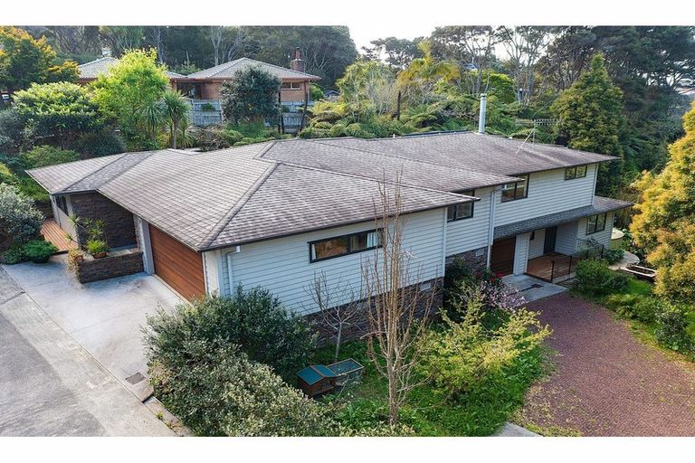 Photo of property in 23c West Lynn Road, Titirangi, Auckland, 0604