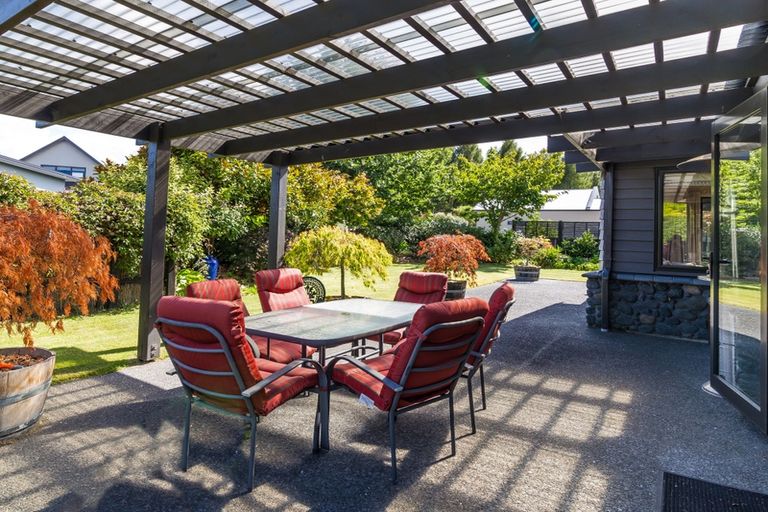 Photo of property in 2 Flaxen Way, Kinloch, Taupo, 3377