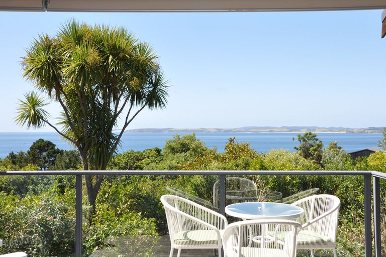 Photo of property in 16 Barrier View Road, Leigh, 0985