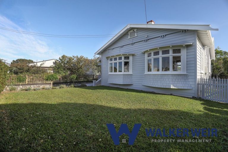 Photo of property in 6 Powell Street, Avondale, Auckland, 1026