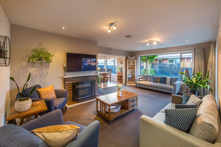 Photo of property in 211 Condell Avenue, Papanui, Christchurch, 8053