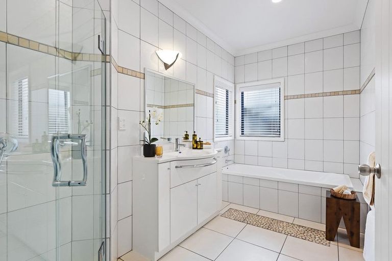 Photo of property in 10 Ascot Way, Orewa, 0931