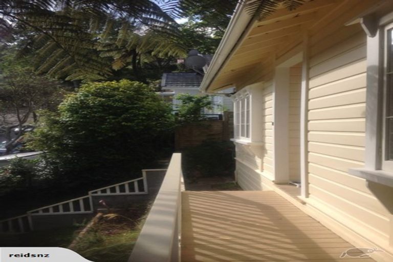 Photo of property in 12 Governor Road, Northland, Wellington, 6012