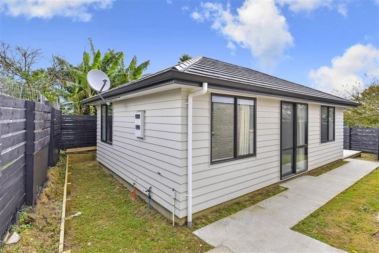 Photo of property in 4 Kopara Place, Clendon Park, Auckland, 2103