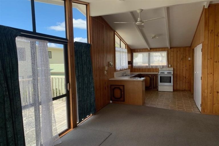 Photo of property in 8 Kauri Crescent, Snells Beach, 0920