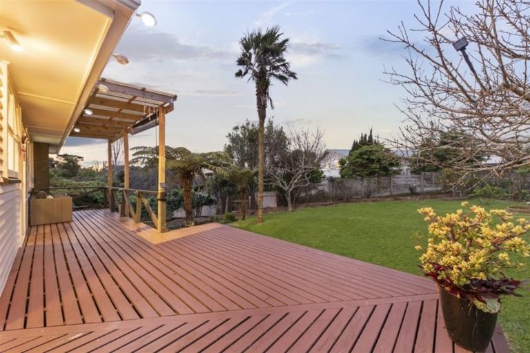 Photo of property in 2/300 Rangatira Road, Beach Haven, Auckland, 0626