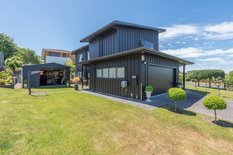 Photo of property in 2 Cherry Lane, Acacia Bay, Taupo, 3330