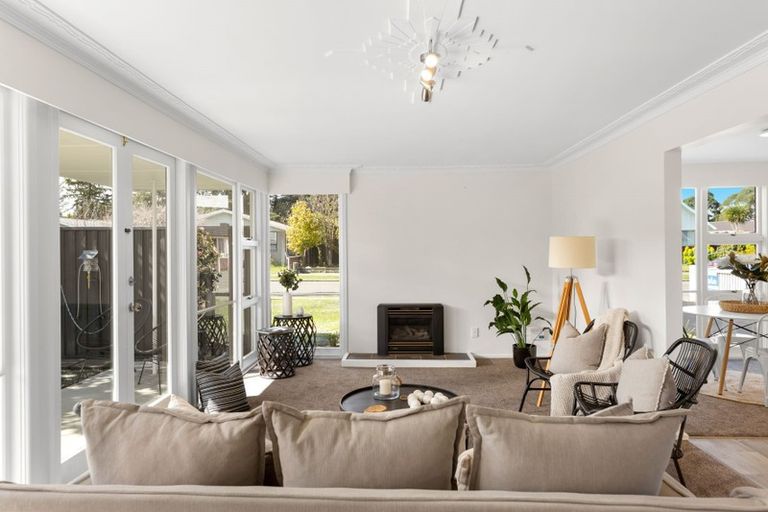 Photo of property in 11 Waratah Street, Avondale, Christchurch, 8061