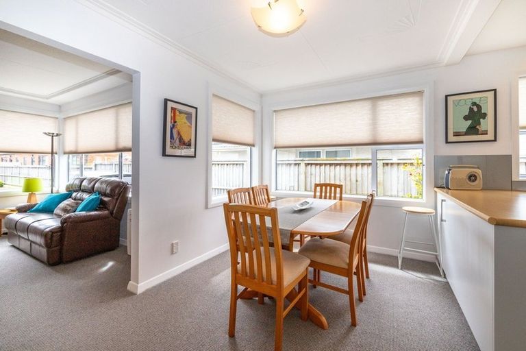 Photo of property in 141 Macandrew Road, South Dunedin, Dunedin, 9012