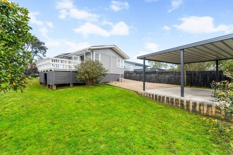 Photo of property in 15 Lendic Avenue, Henderson, Auckland, 0612