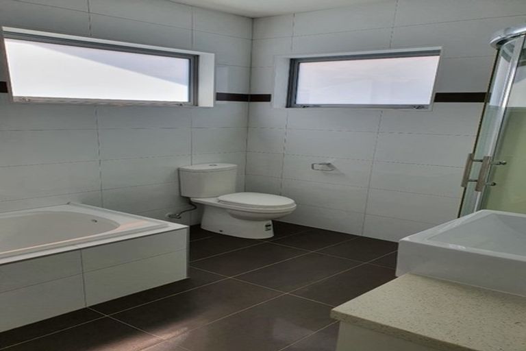 Photo of property in 65 Kirikiri Drive, Papakura, 2110