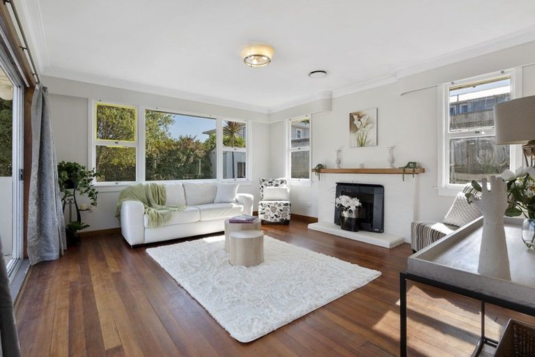 Photo of property in 5 Pembroke Street, Westown, New Plymouth, 4310