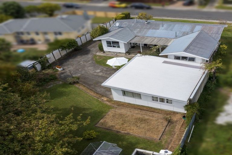 Photo of property in 13 Awatea Avenue, Paraparaumu, 5032