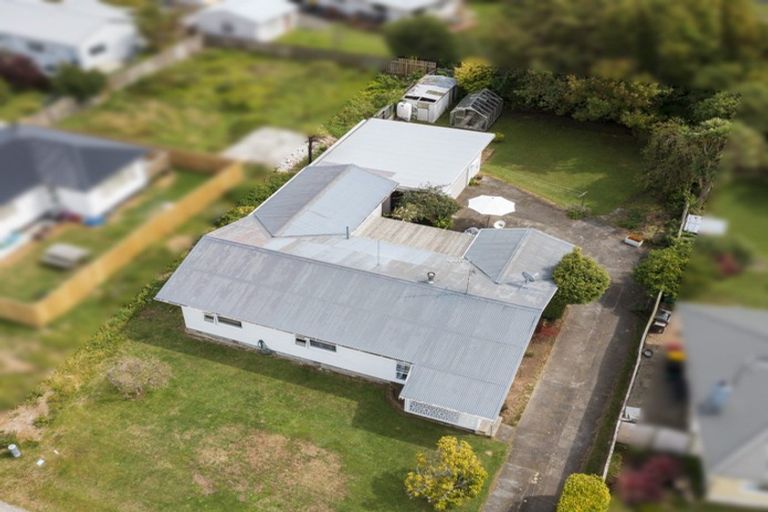 Photo of property in 13 Awatea Avenue, Paraparaumu, 5032