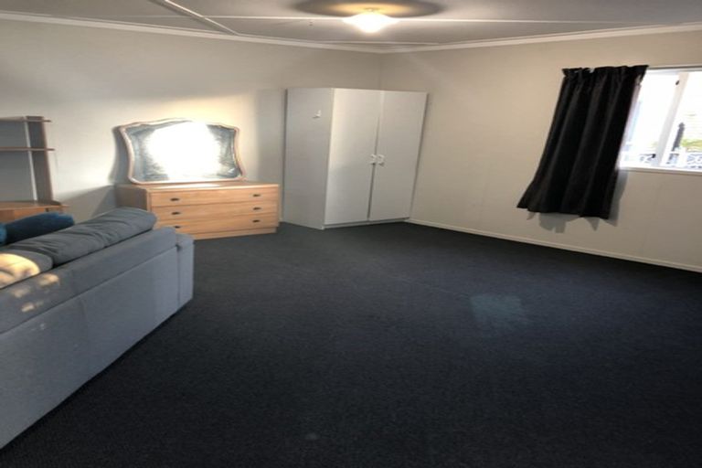 Photo of property in 183 Carrington Street, Lower Vogeltown, New Plymouth, 4310