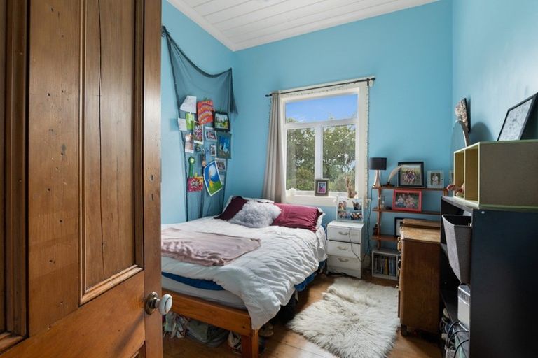 Photo of property in 1 Bosworth Street, Egmont Village, 4372