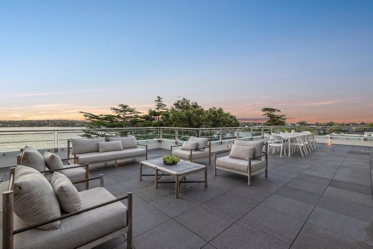 Photo of property in 10/258 Hurstmere Road, Takapuna, Auckland, 0622