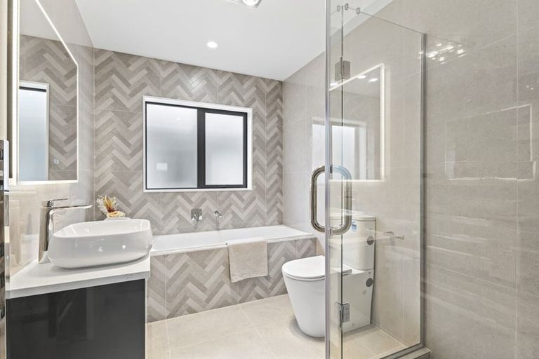 Photo of property in 5 Knockanara Drive, Flat Bush, Auckland, 2019