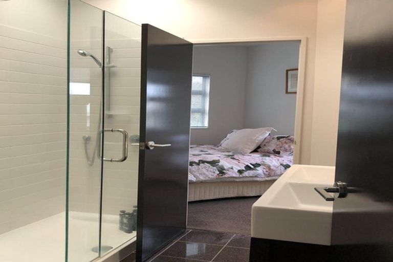 Photo of property in 7 Rangi Avenue, Schnapper Rock, Auckland, 0632