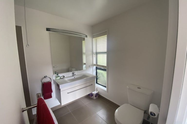 Photo of property in 27 Glentui Place, Waikawa, Picton, 7220