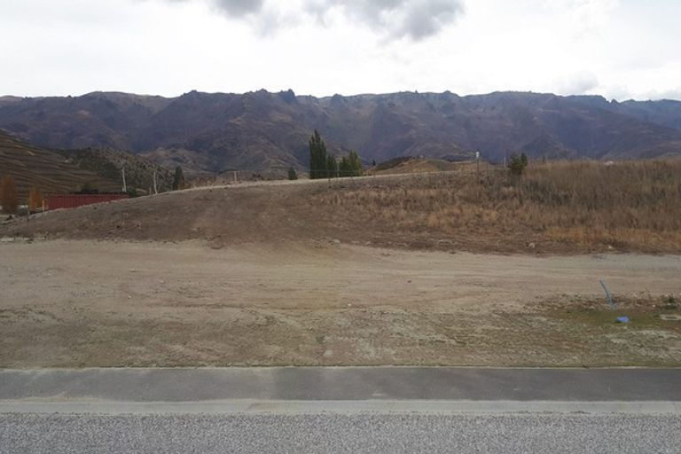 Photo of property in 27 Stratford Drive, Mount Pisa, Cromwell, 9383