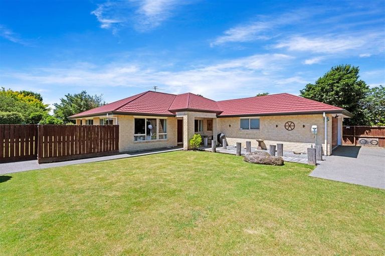 Photo of property in 11 Gainsborough Court, Rolleston, 7614